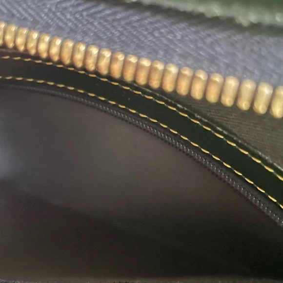 Dooney & Bourke Cabrio Green Perforated Zip Hobo Bag Purse - Picture 14 of 14